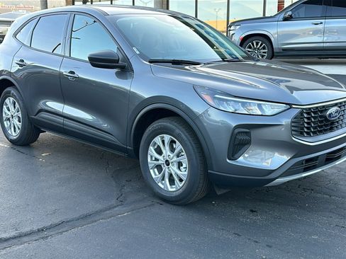 New 2026 Ford Escape Active w/ Cold Weather Package AWD/4WD image 1