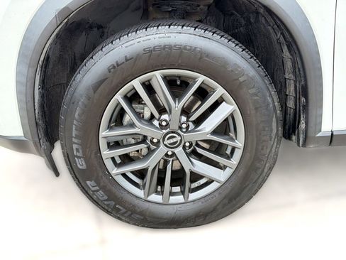 Used 2022 Nissan Rogue S FWD image 11