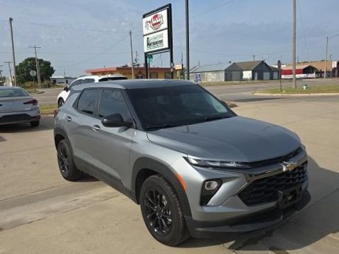 Used 2026 Chevrolet TrailBlazer LS w/ LS Convenience Package FWD image 1