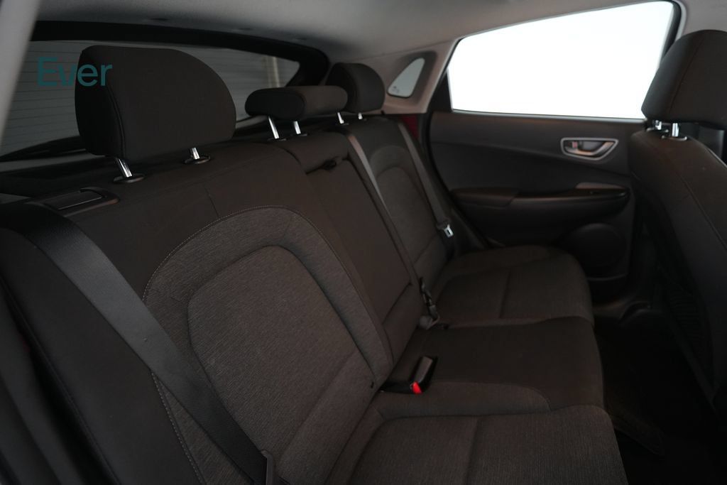 Used 2021 Hyundai Kona SEL FWD image 5