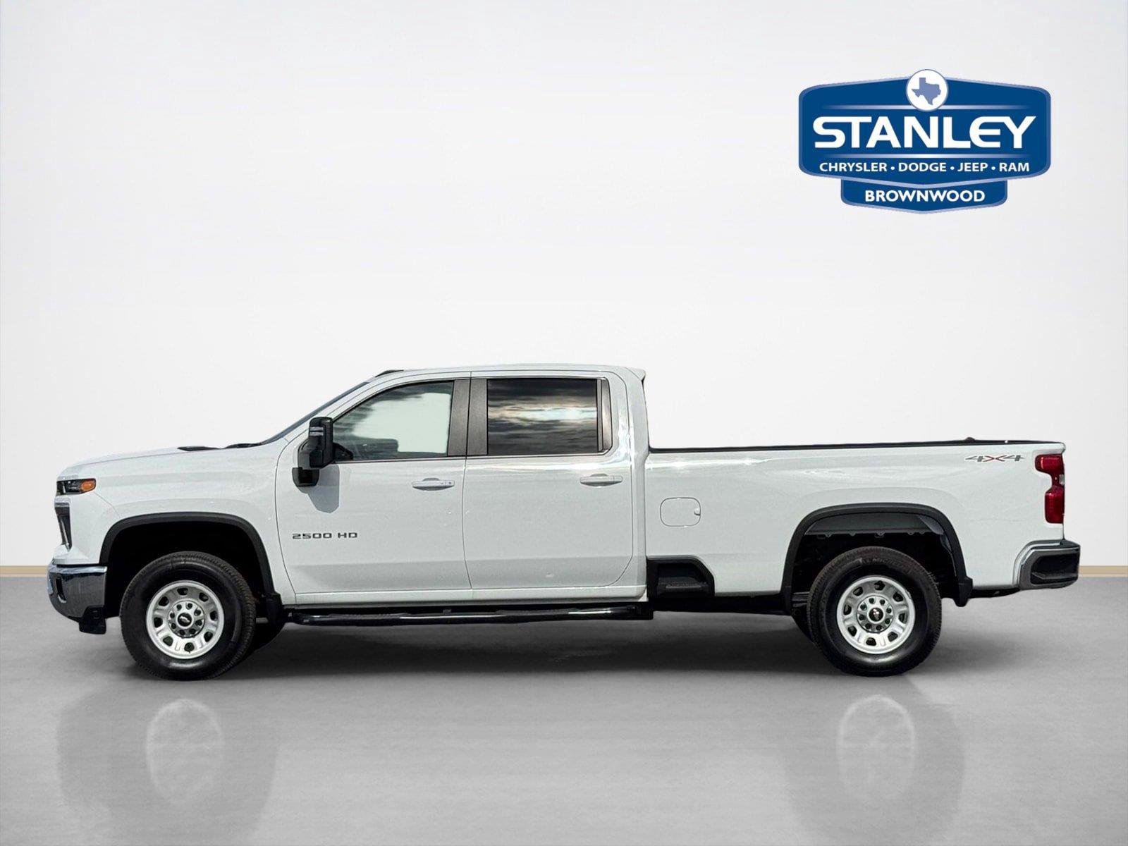 Used 2025 Chevrolet Silverado 2500 LT w/ Convenience Package AWD/4WD image 4