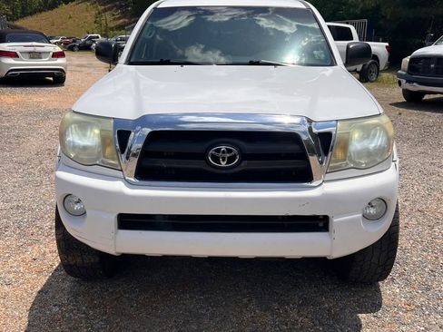 Used 2006 Toyota Tacoma PreRunner RWD image 3
