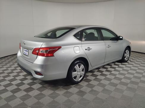 Used 2019 Nissan Sentra S image 9