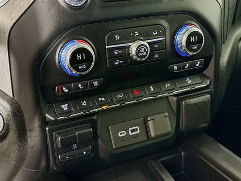 Used 2021 GMC Sierra 2500 Denali w/ Denali Ultimate Package image 18