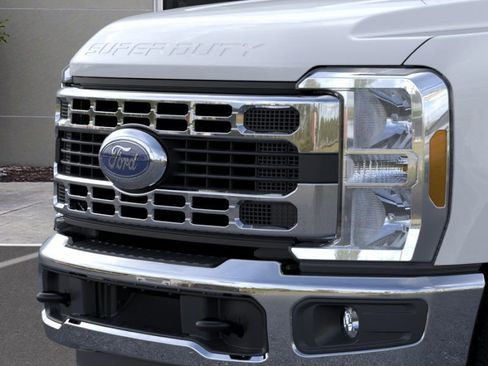 New 2026 Ford F350 XL w/ XL Chrome Package image 17