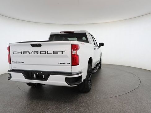 Used 2023 Chevrolet Silverado 1500 Custom image 15