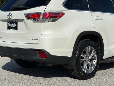 Used 2014 Toyota Highlander XLE AWD/4WD image 15