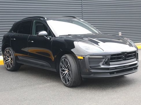New 2026 Porsche Macan AWD/4WD image 10