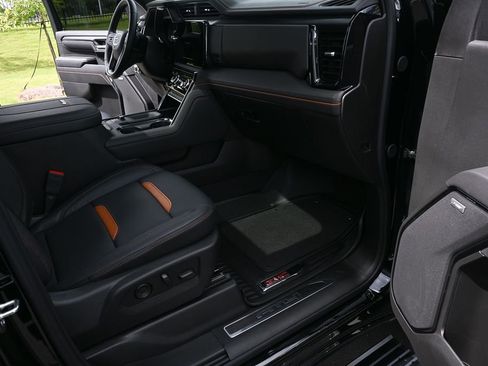 Used 2026 GMC Sierra 2500 AT4 w/ AT4 Premium Plus Package AWD/4WD image 21