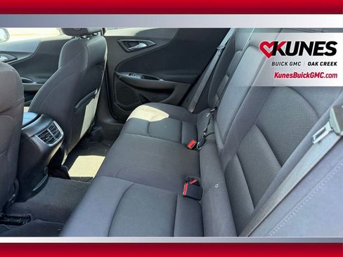 Used 2024 Chevrolet Malibu LT FWD image 3