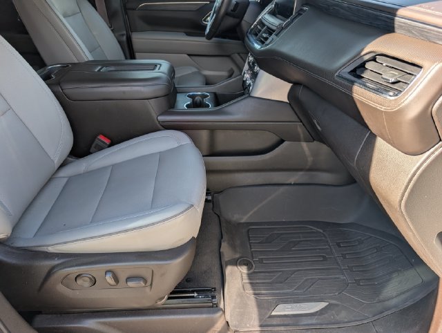Used 2023 GMC Yukon XL SLT AWD/4WD image 29