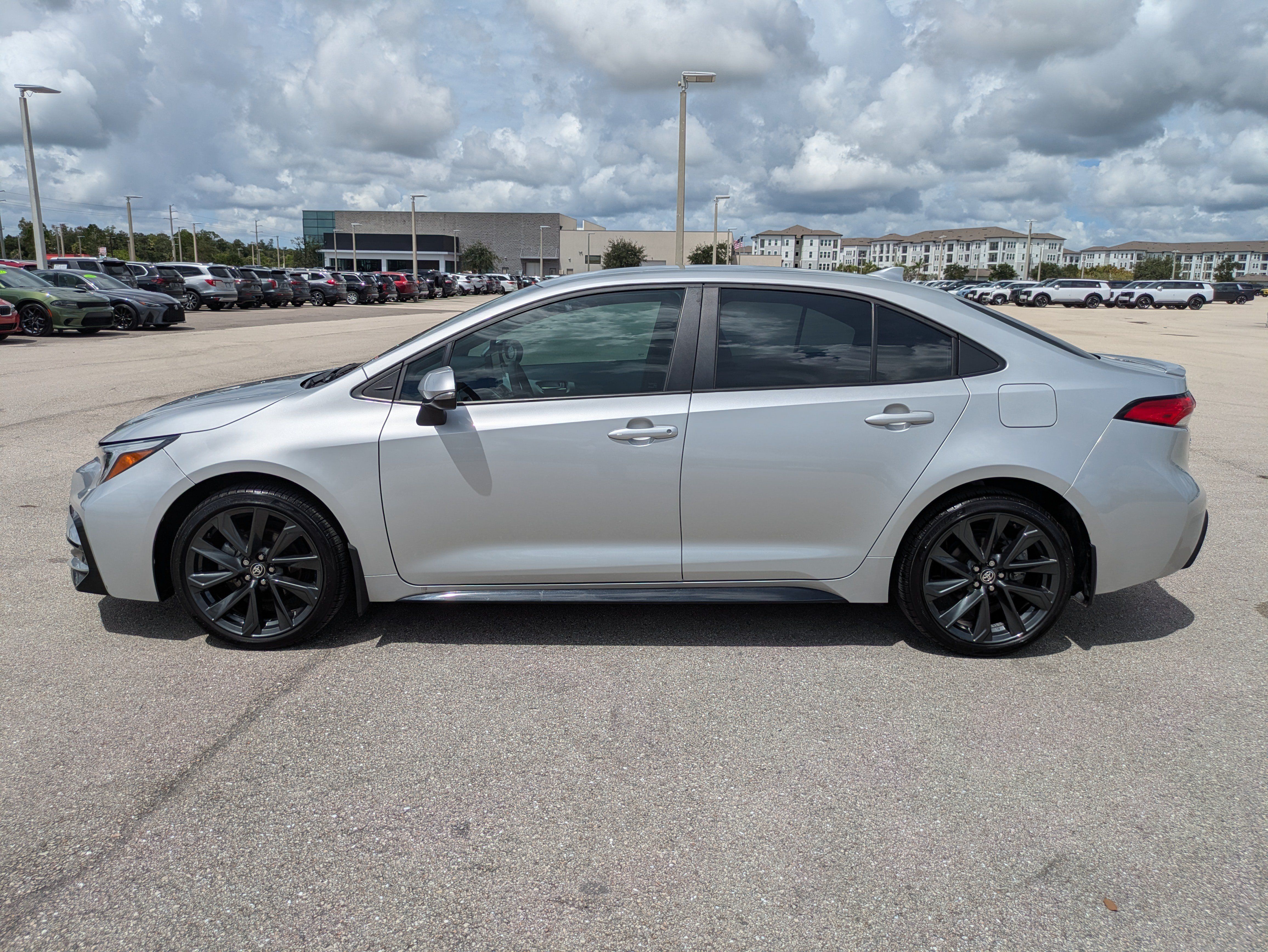 Used 2025 Toyota Corolla SE FWD image 7