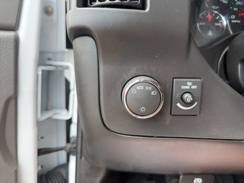 Used 2025 Chevrolet Express 3500 LT w/ LT Preferred Equipment Group RWD image 29