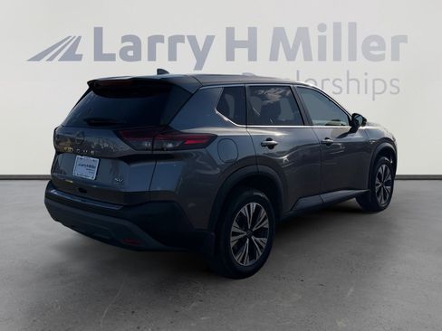 Used 2023 Nissan Rogue SV FWD image 5