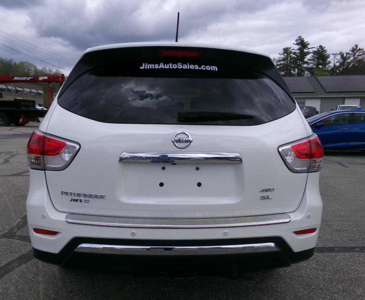 Used 2015 Nissan Pathfinder SL w/ SL Tech Package FWD image 4