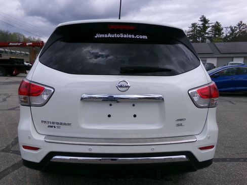 Used 2015 Nissan Pathfinder SL w/ SL Tech Package FWD image 4