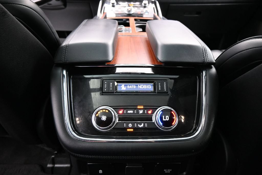 Used 2018 Lincoln Navigator Select w/ Technology Package AWD/4WD image 30