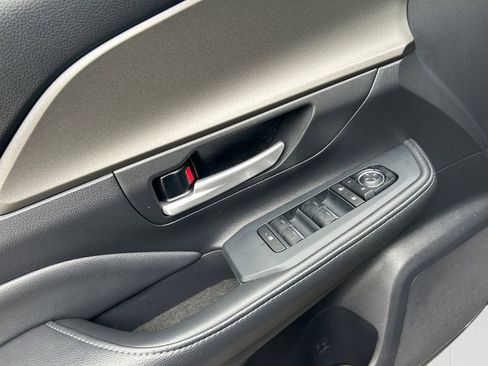 Used 2026 Toyota Grand Highlander LE image 11