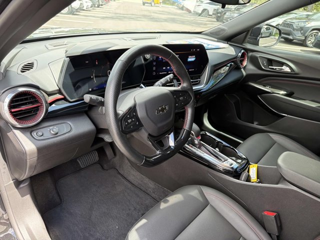 Used 2024 Chevrolet Trax RS w/ Sunroof Package FWD image 11