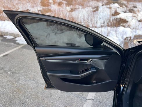 Used 2020 MAZDA MAZDA3 AWD Sedan w/ Preferred Package image 32