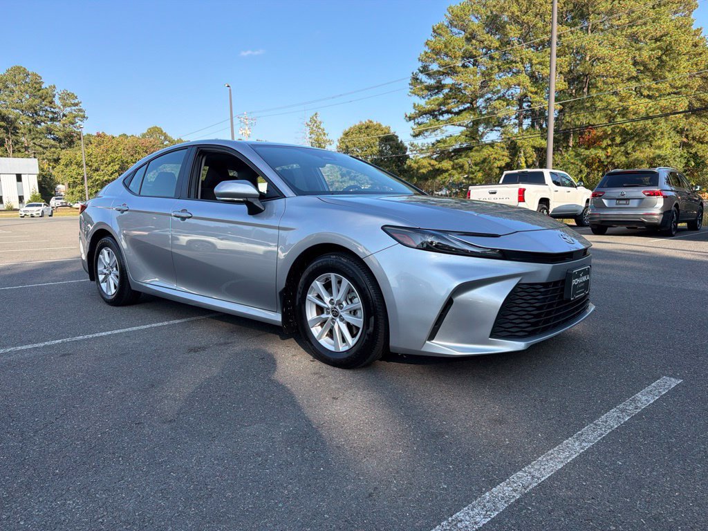 Used 2025 Toyota Camry LE w/ Convenience Package FWD image 4