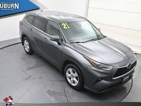 Used 2021 Toyota Highlander LE AWD/4WD image 28