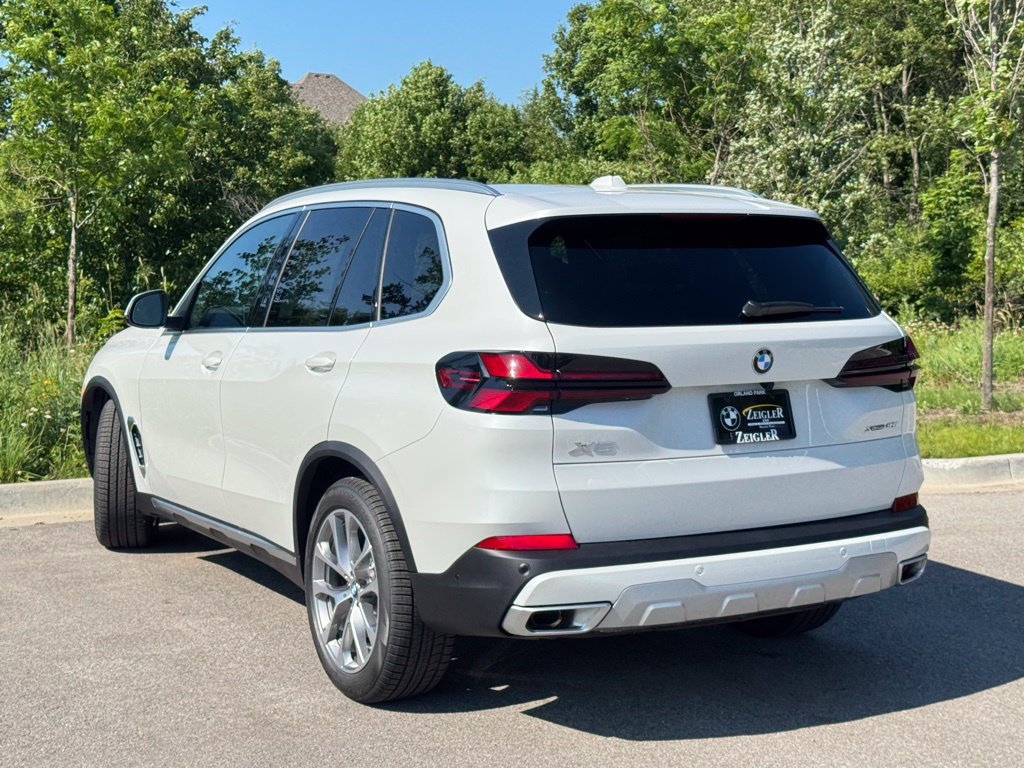 Used 2026 BMW X5 xDrive40i w/ Premium Package AWD/4WD image 4