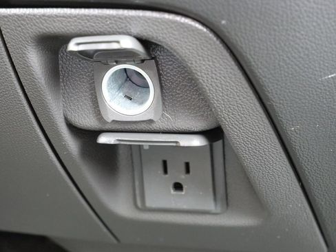 Used 2018 Chevrolet Silverado 1500 LT w/ All Star Edition image 43