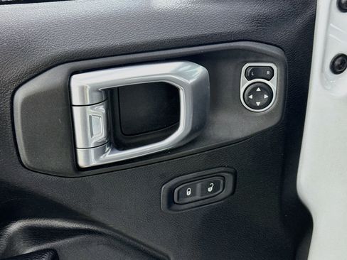 Used 2025 Jeep Wrangler Unlimited Sport AWD/4WD image 19