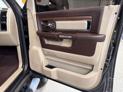 Used 2014 RAM 3500 Laramie w/ Convenience Group AWD/4WD image 43