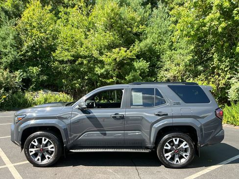 Used 2025 Toyota 4Runner TRD Sport AWD/4WD image 2