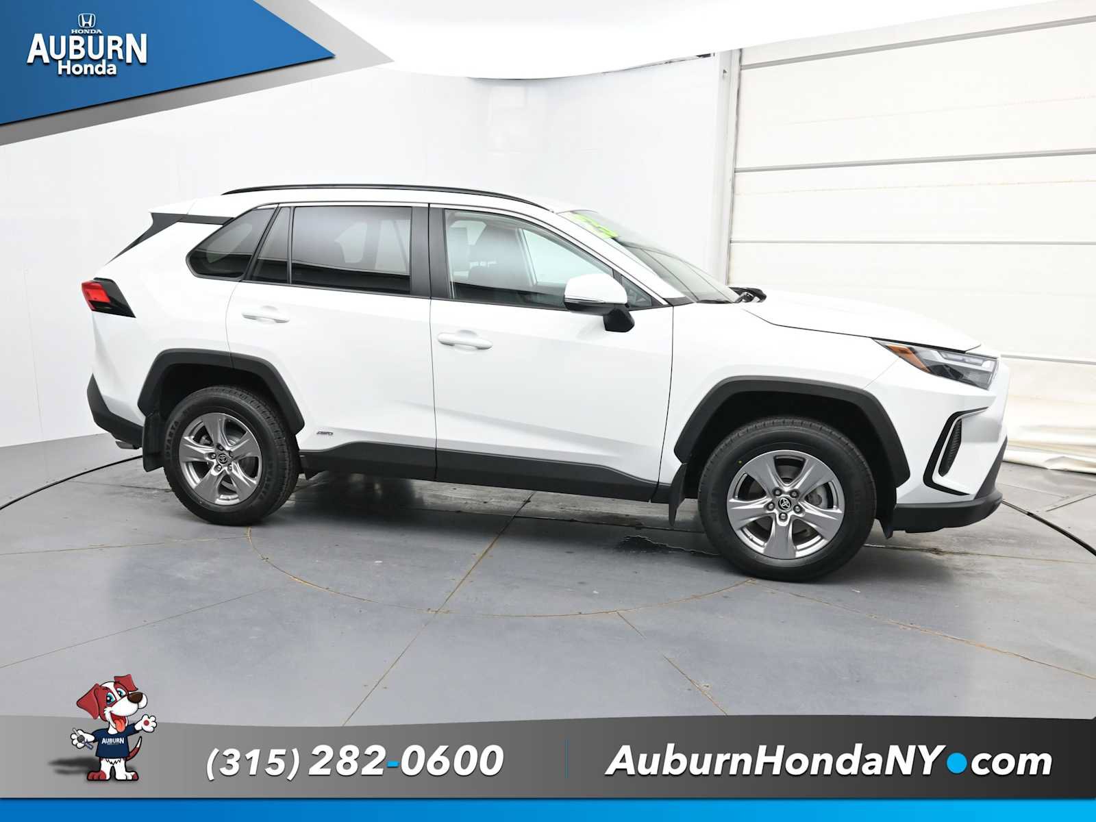 Used 2023 Toyota RAV4 LE AWD/4WD image 18