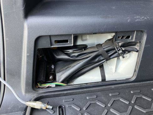 Used 2012 Toyota FJ Cruiser 4WD image 34