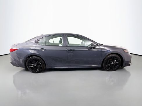 Used 2025 Toyota Camry SE FWD image 11