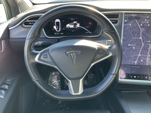 Used 2016 Tesla Model X 90D image 41