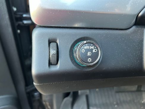 Used 2017 Chevrolet Suburban LT w/ LT Signature Package image 21