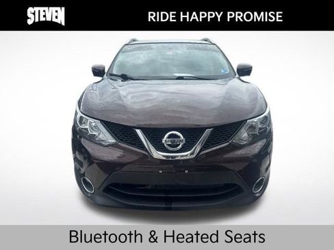 Used 2017 Nissan Rogue Sport SV w/ SV Premium Package AWD/4WD image 2