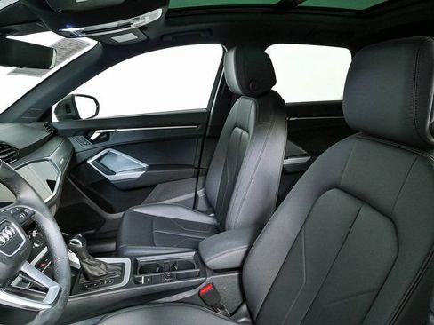 Used 2024 Audi Q3 2.0T Premium w/ Convenience Package AWD/4WD image 5