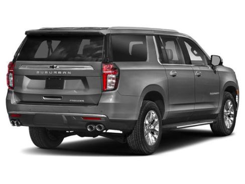 Used 2022 Chevrolet Suburban Premier AWD/4WD image 2