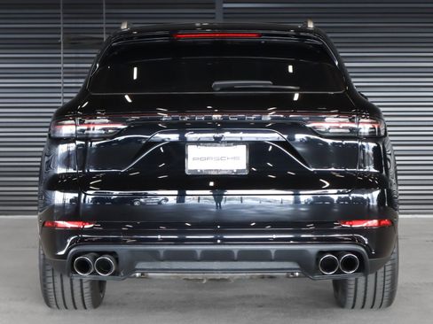 Certified 2022 Porsche Cayenne Turbo image 9