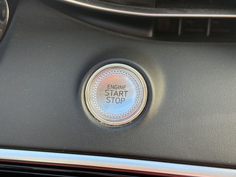 Used 2022 Genesis GV70 2.5T w/ Advanced Package image 29