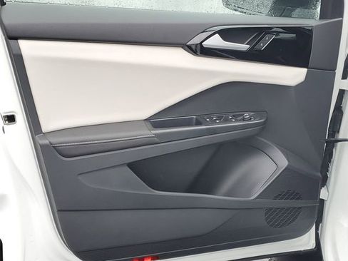 New 2026 Volkswagen Taos S image 8