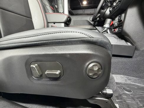 Used 2025 Jeep Gladiator Rubicon w/ Safety Group image 21