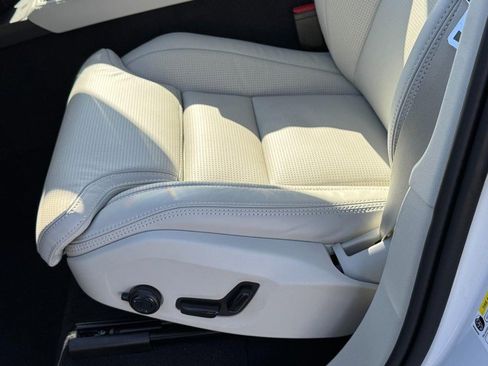 New 2026 Volvo XC90 T8 Ultra w/ Protection Package Premier image 15