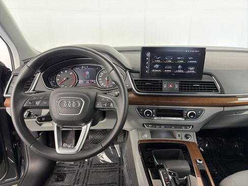 Used 2022 Audi Q5 2.0T Premium AWD/4WD image 3