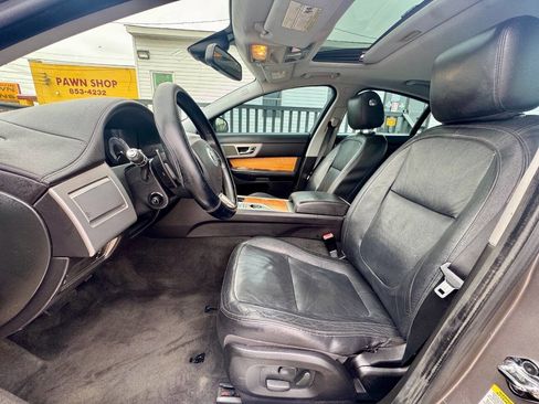 Used 2010 Jaguar XF Luxury image 11