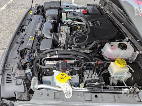Used 2020 Jeep Gladiator Rubicon w/ Dual Top Group AWD/4WD image 44