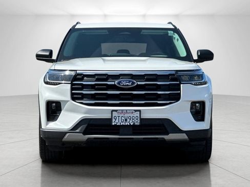 Used 2025 Ford Explorer Active w/ Active Comfort Package RWD image 8