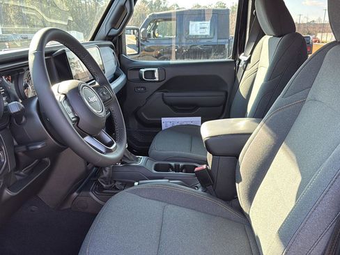 New 2025 Jeep Gladiator Sport image 13