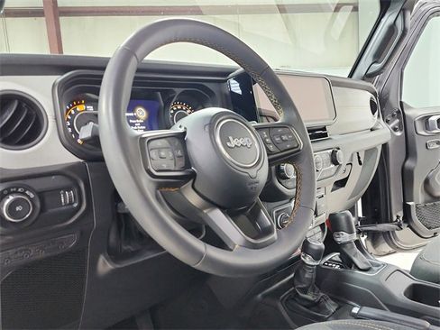 Used 2024 Jeep Wrangler Willys image 18